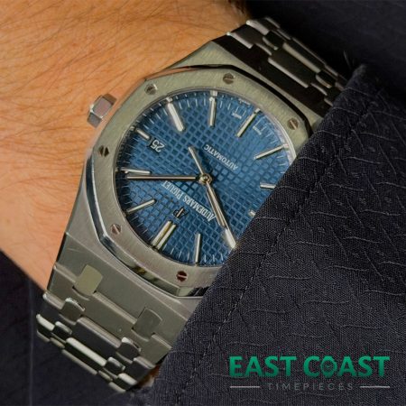 Wrist Shot Audemars Piguet Royal Oak 15400ST for sale