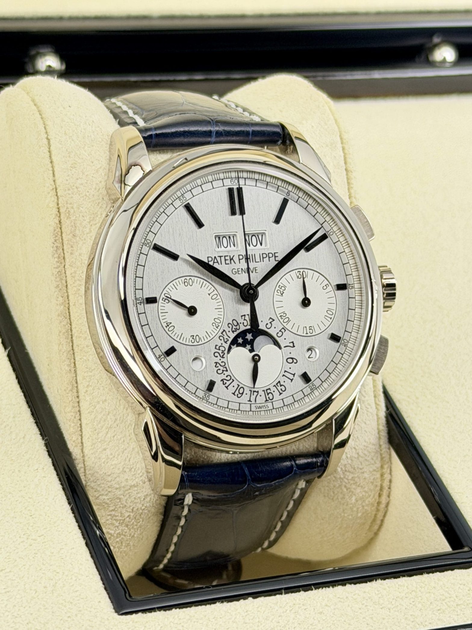 Image of the beautiful Patek Philippe Grand Complications 5270G-001 (2013)