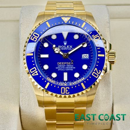 Face Shot Pre-Owned Rolex DEEPSEA Sea-Dweller 136668