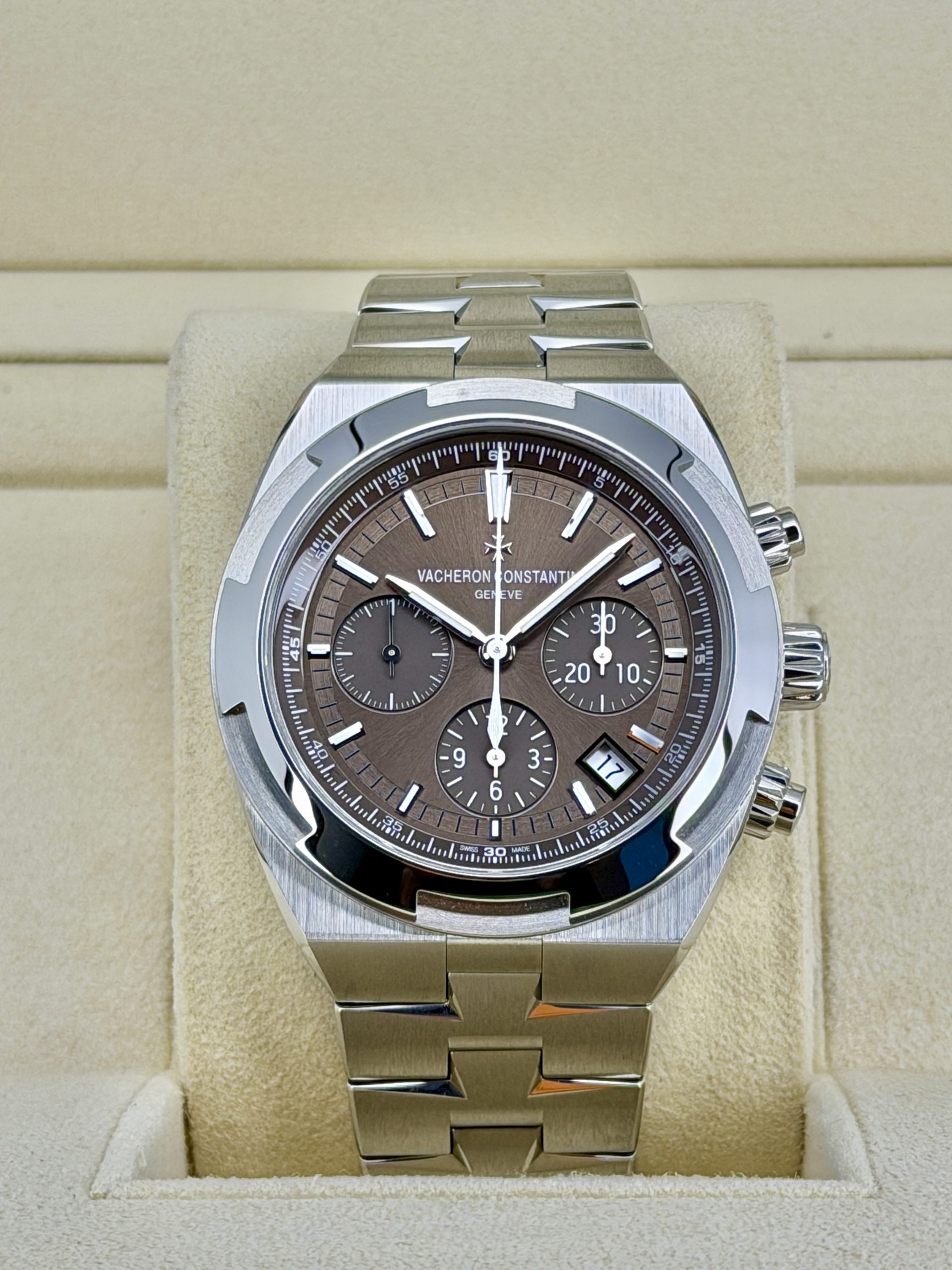 5500V Chestnut Brown Box and Papers