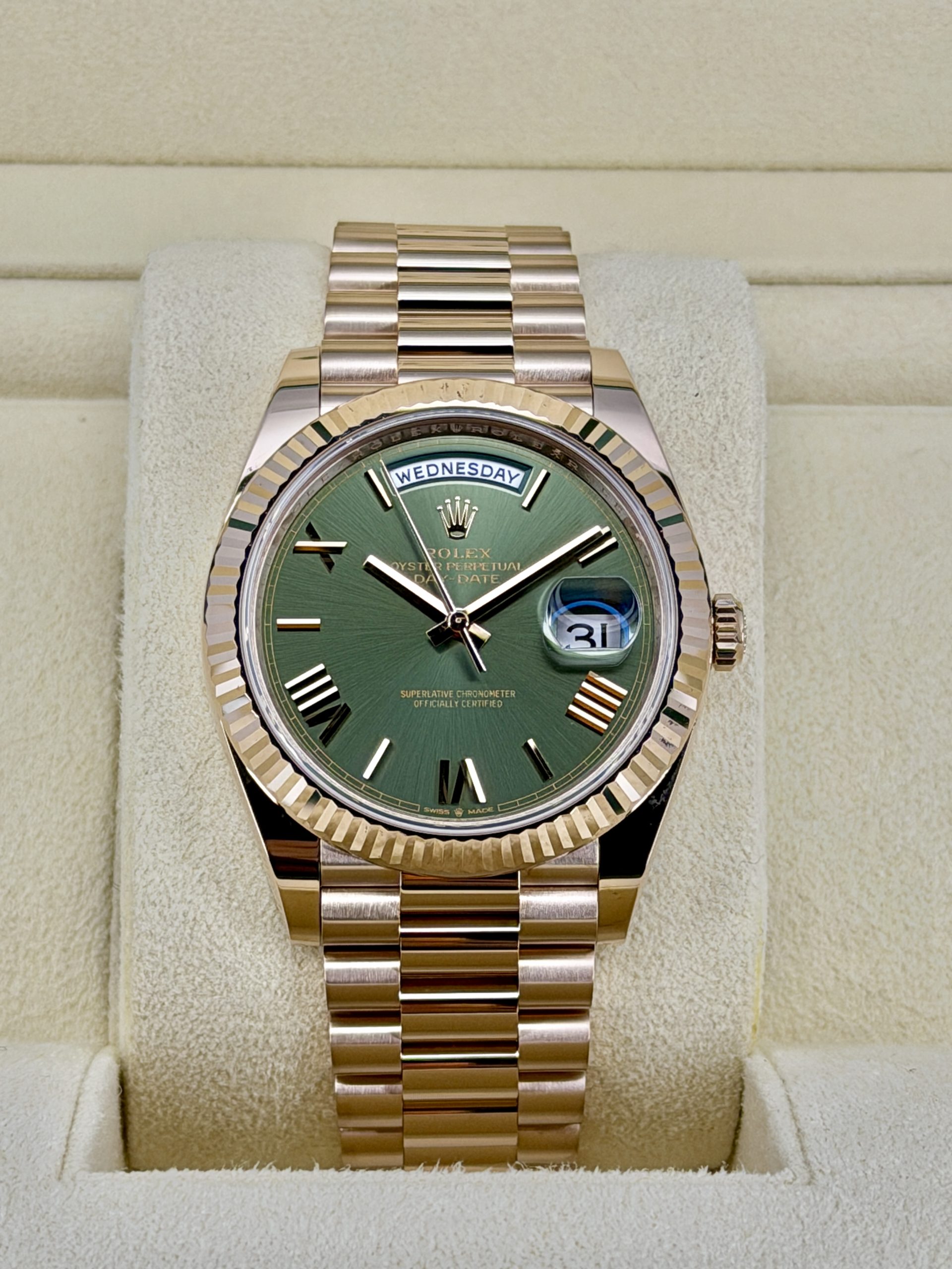 228235 Olive Dial Box and Papers