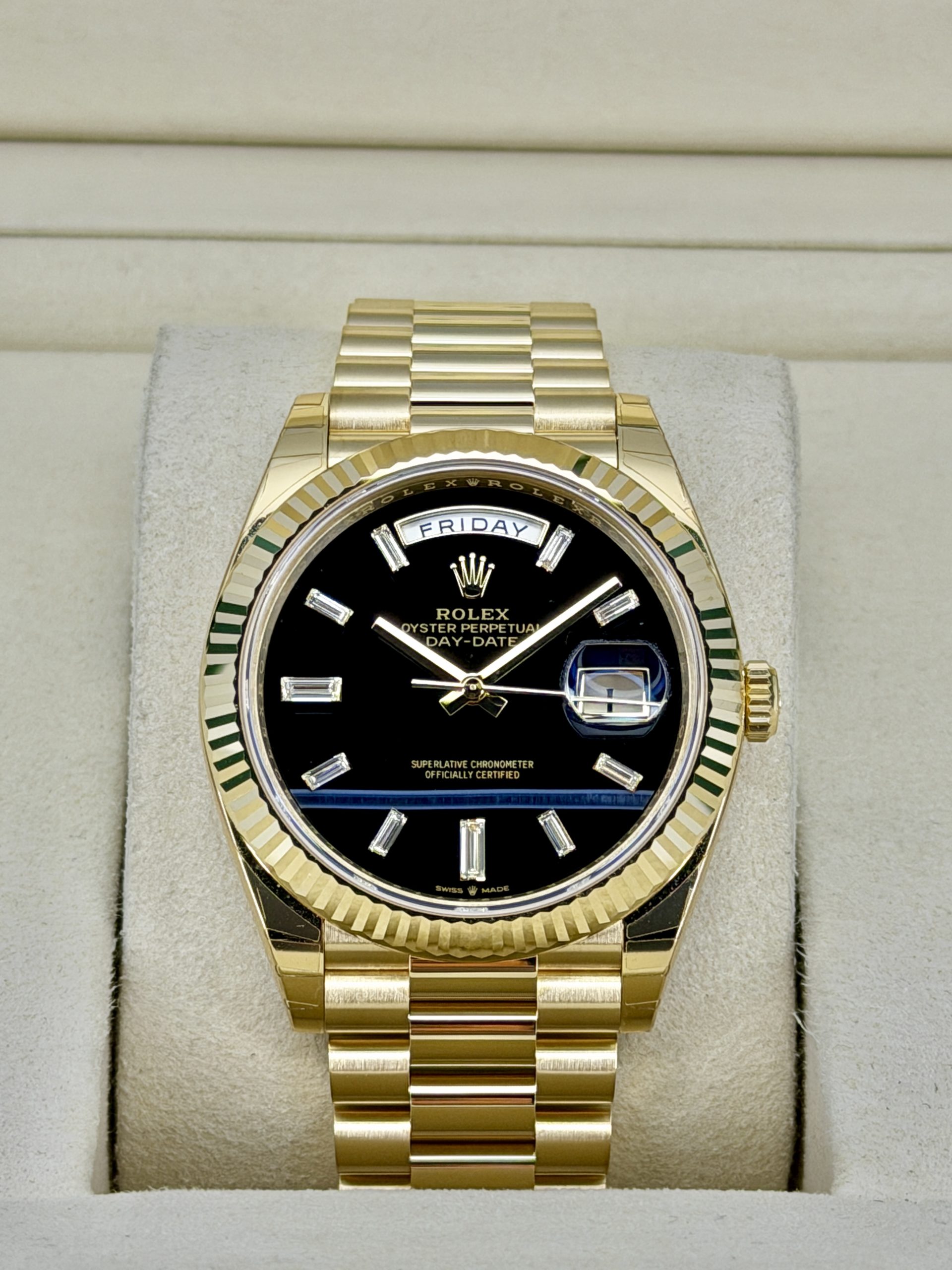 228238 Onyx Baguette Box and Papers