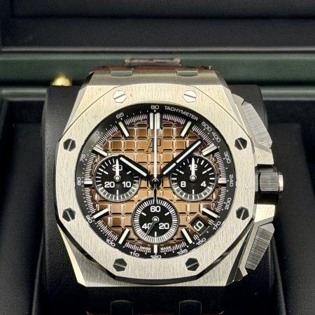 Front Face pre-owned Audemars Piguet Royal Oak Offshore 26420ST Havana