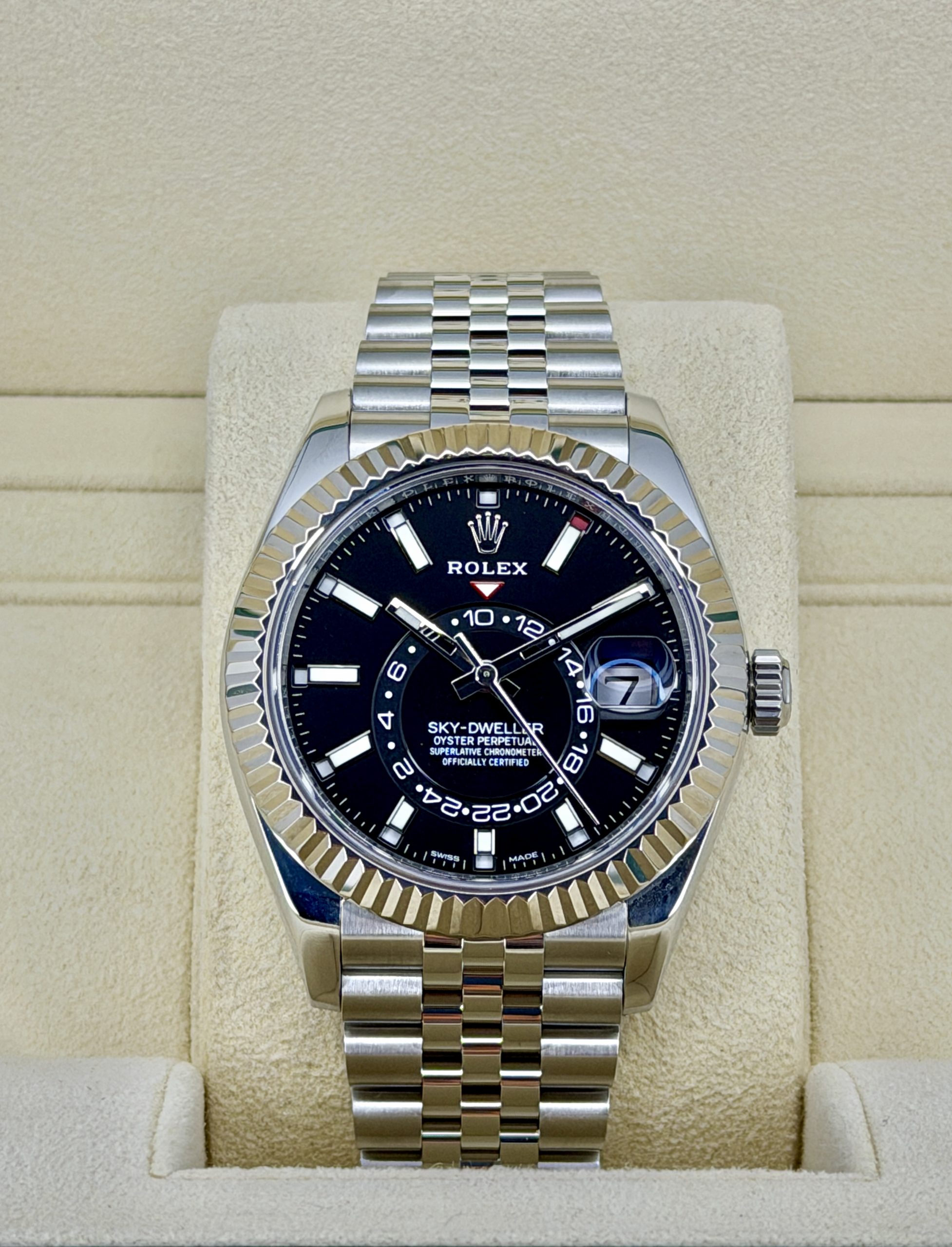 326934 Box and Papers