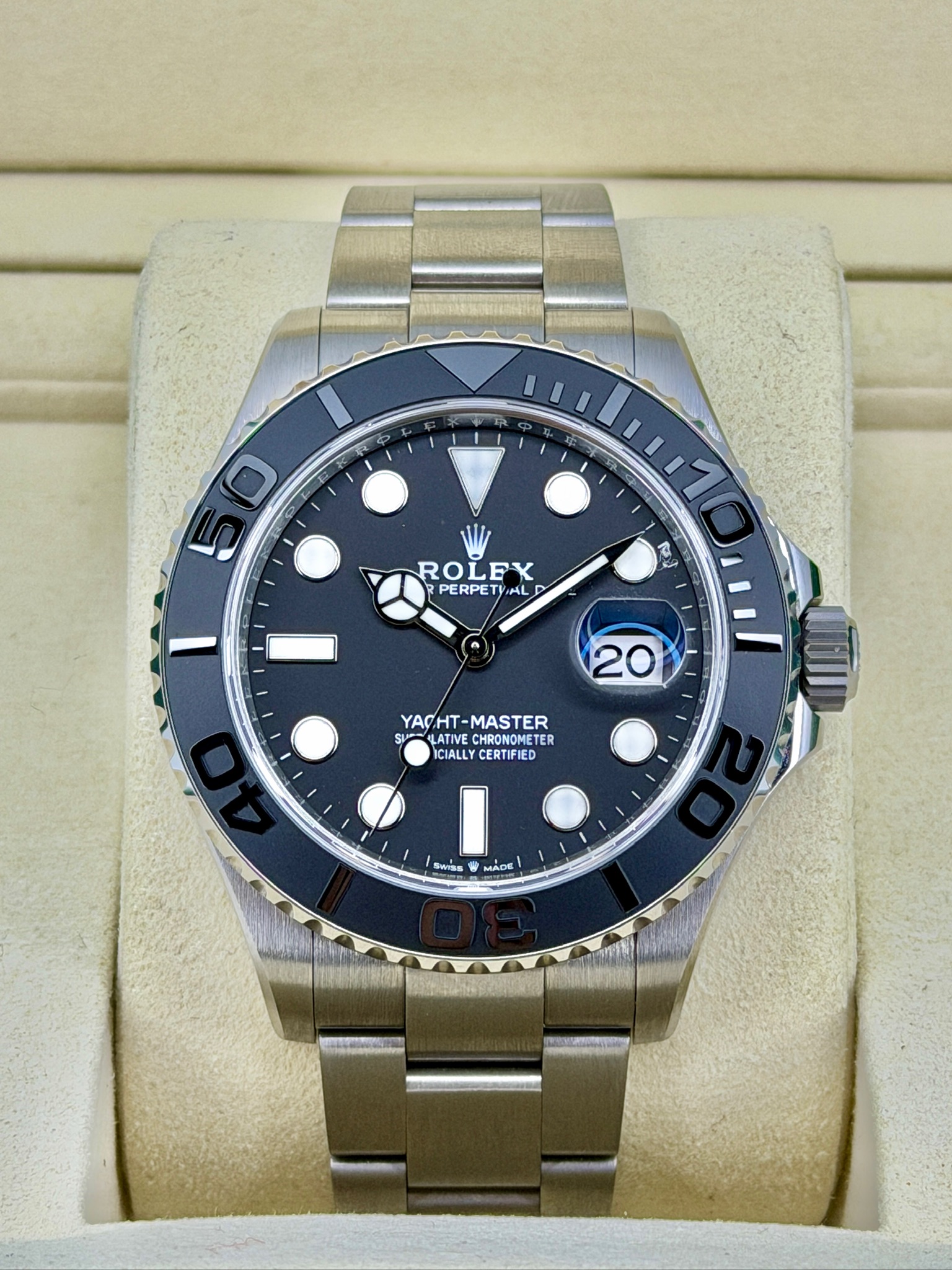 226627 Box and Papers