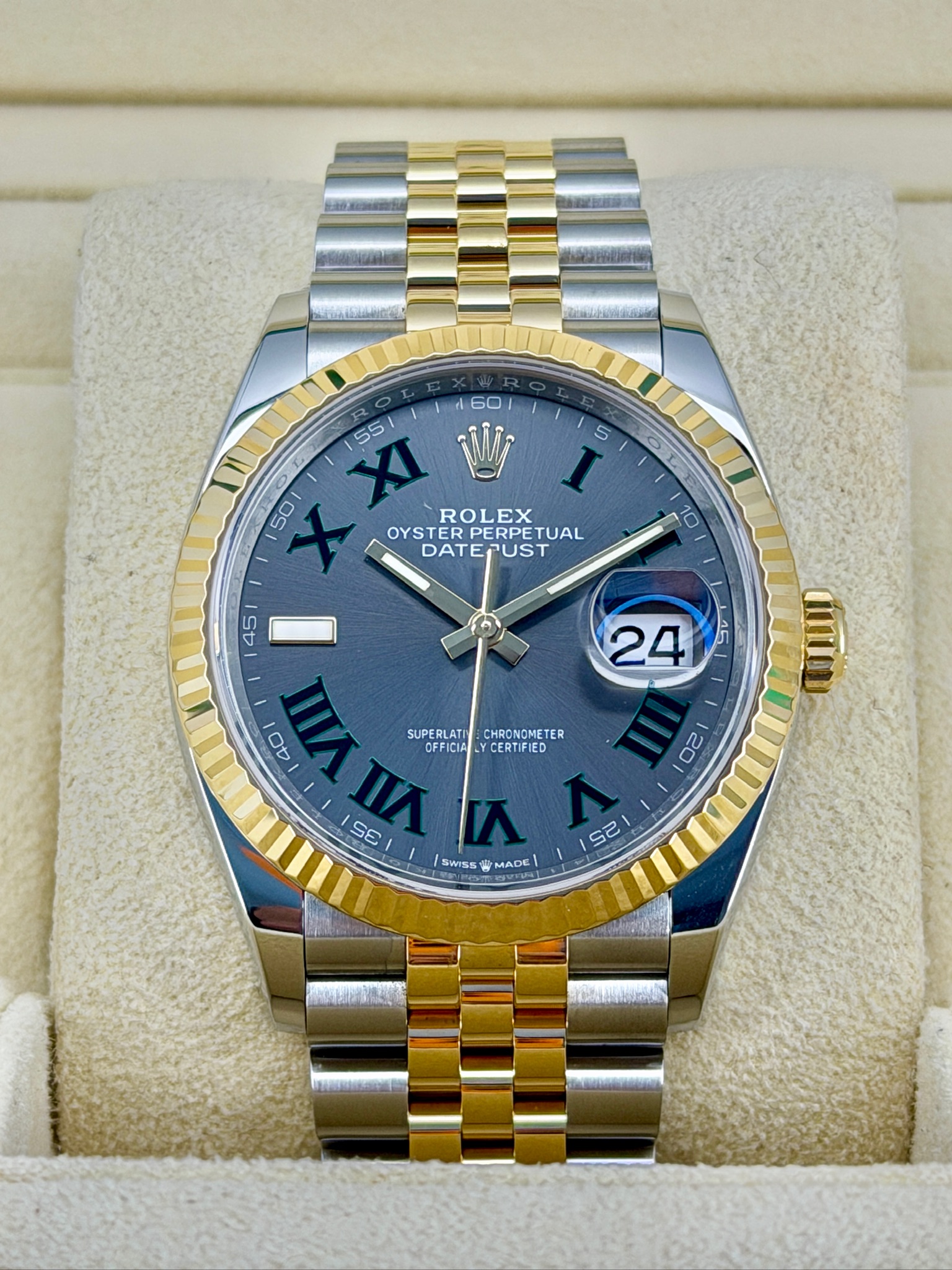 126233 Box and Papers