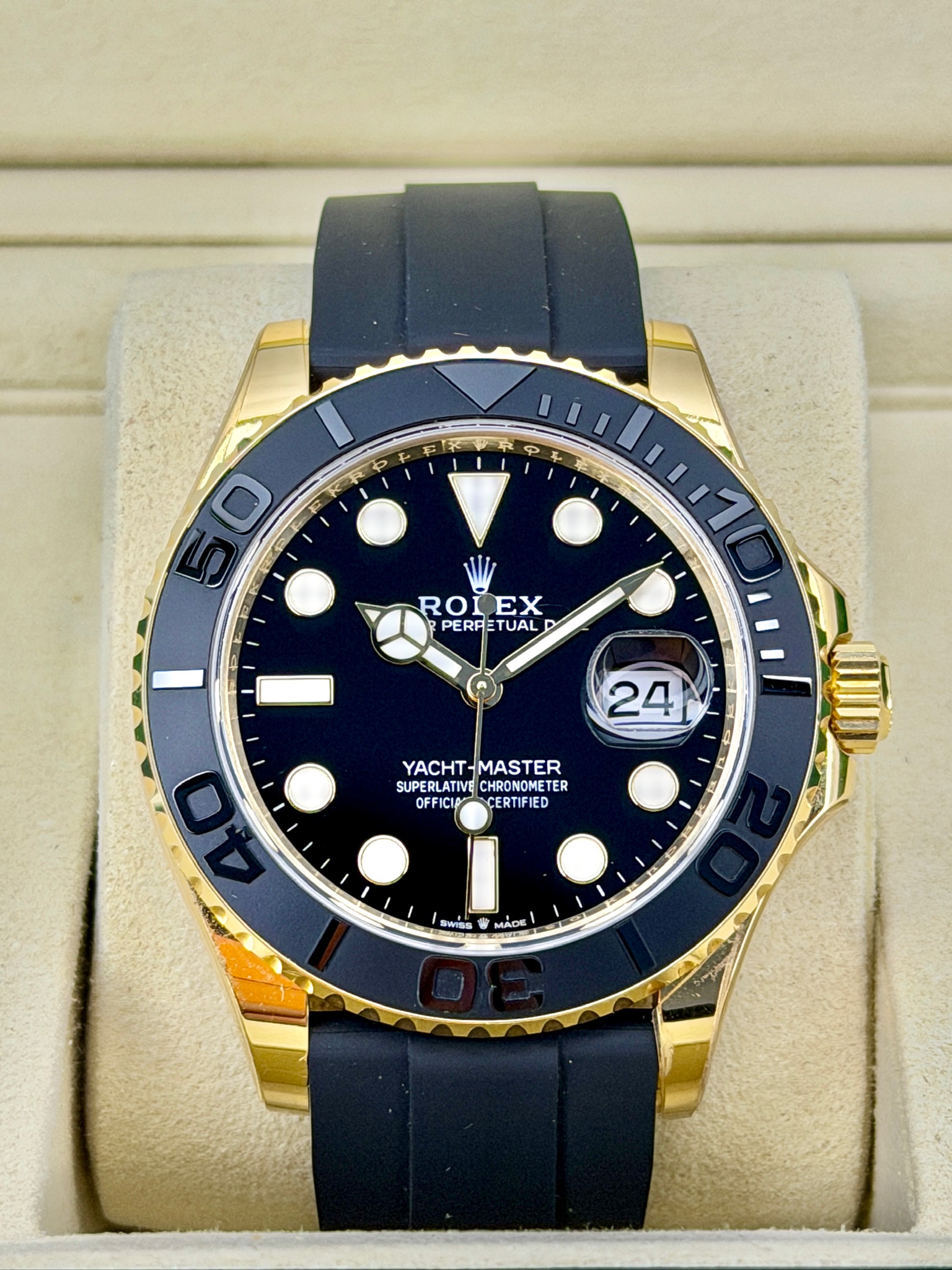 226658 Box and Papers