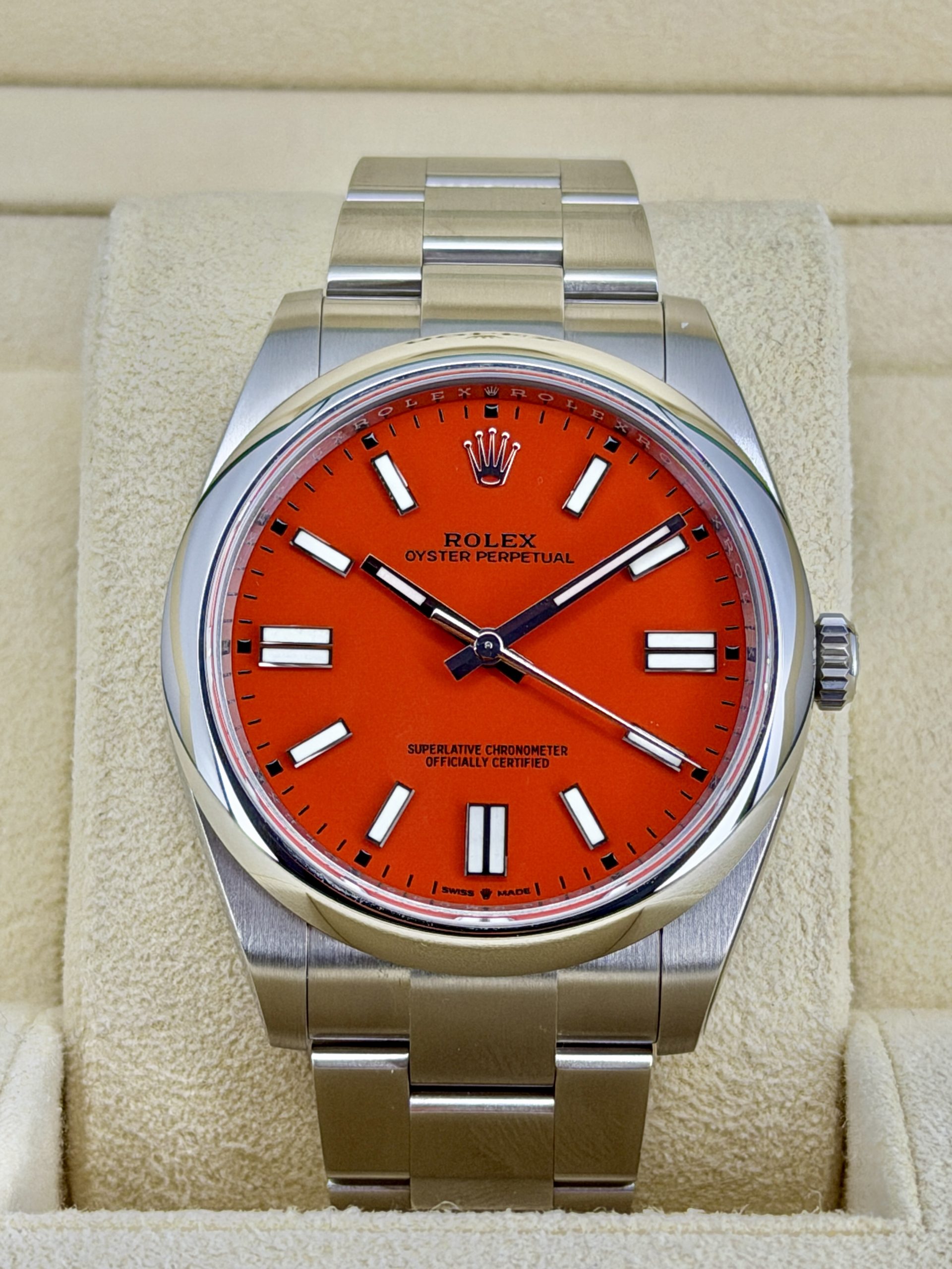 124300 Box and Papers