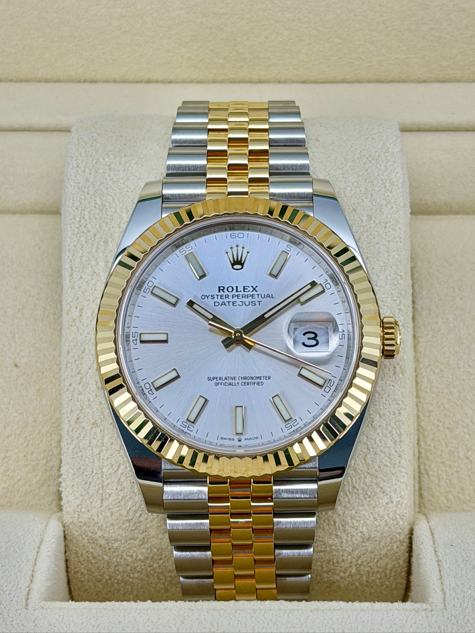 126333 Box and Papers