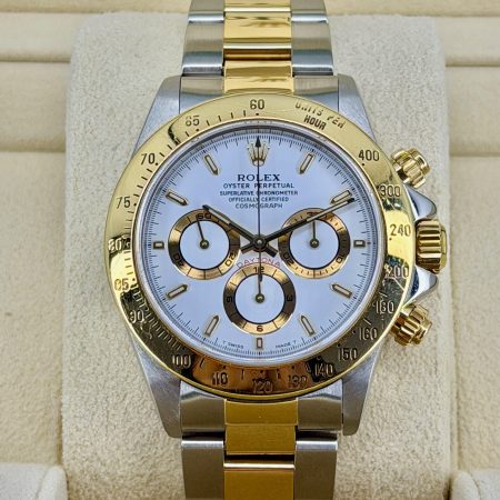 Front Face Pre-Owned Rolex Daytona 16523