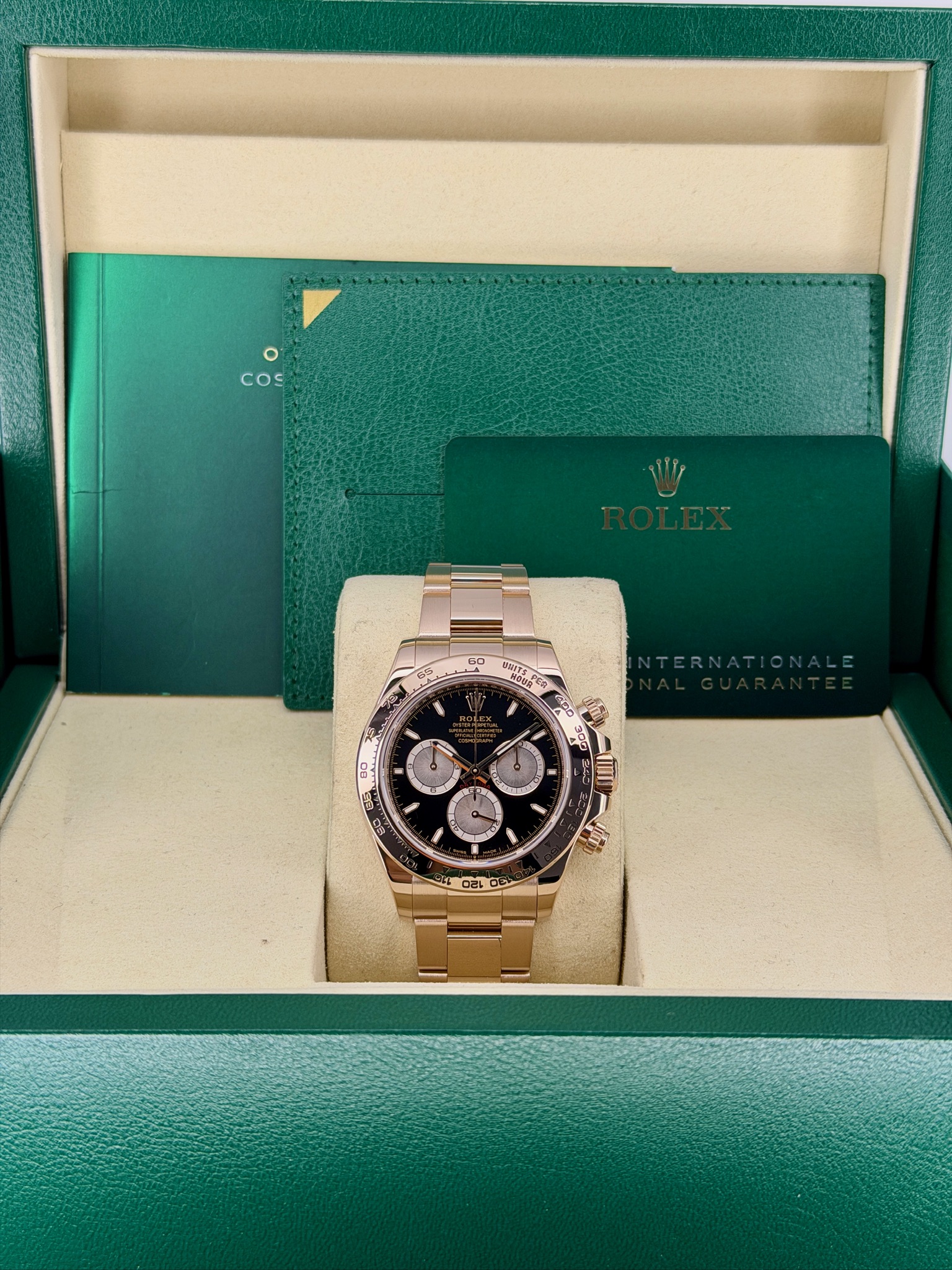 Box and Papers Pre-Owned Rolex Daytona 126505