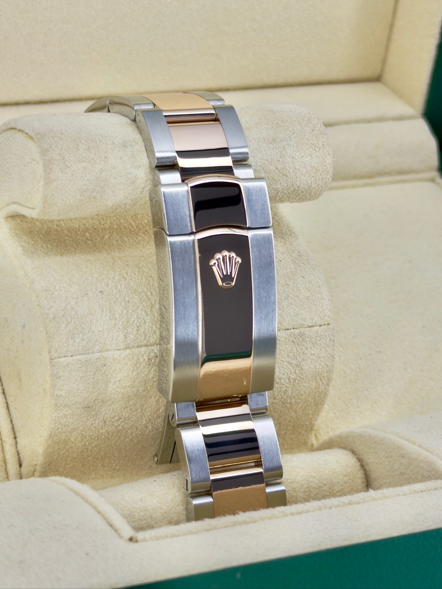 Bracelet 2 Pre-Owned Rolex Datejust Sundust 126331 Box and Papers