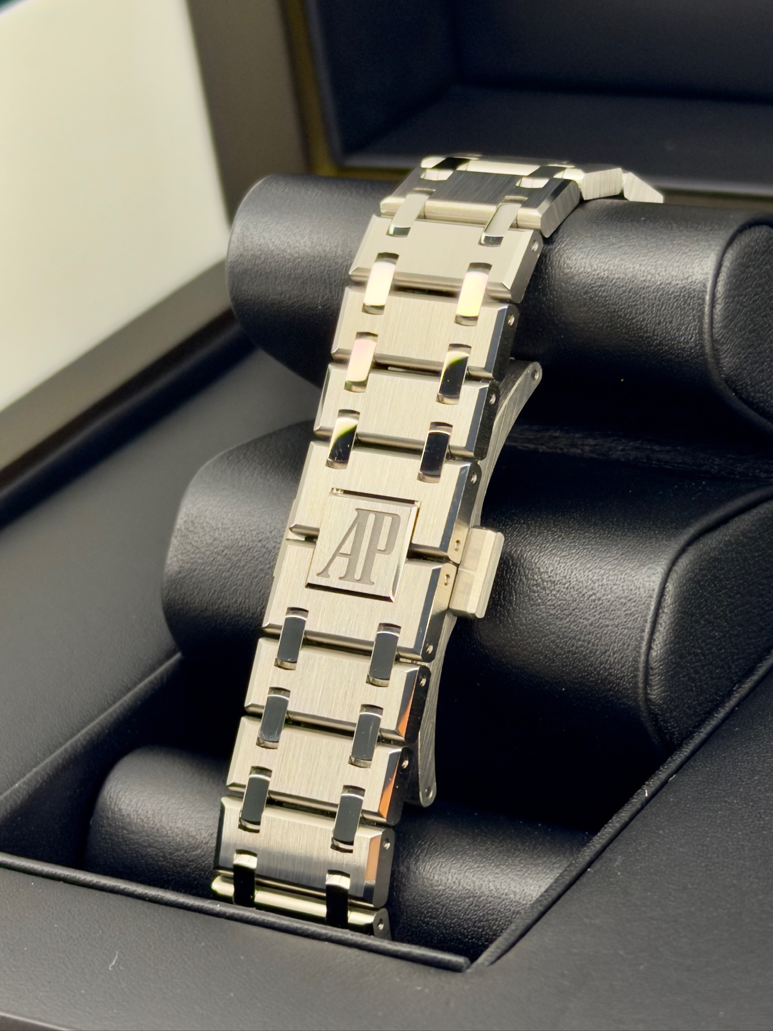 Bracelet Pre-Owned Audemars Piguet Royal Oak Jumbo 16202XT Box and Papers