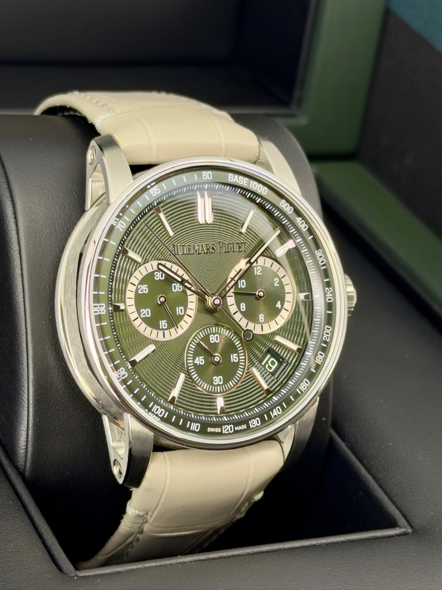 Side Face 2 Pre-Owned Audemars Piguet 26393st Box and Papers