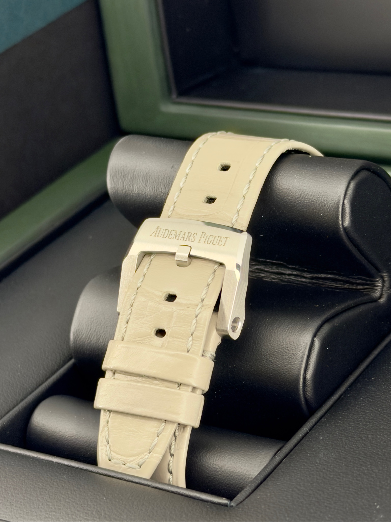 Bracelet Pre-Owned Audemars Piguet 26393st Box and Papers