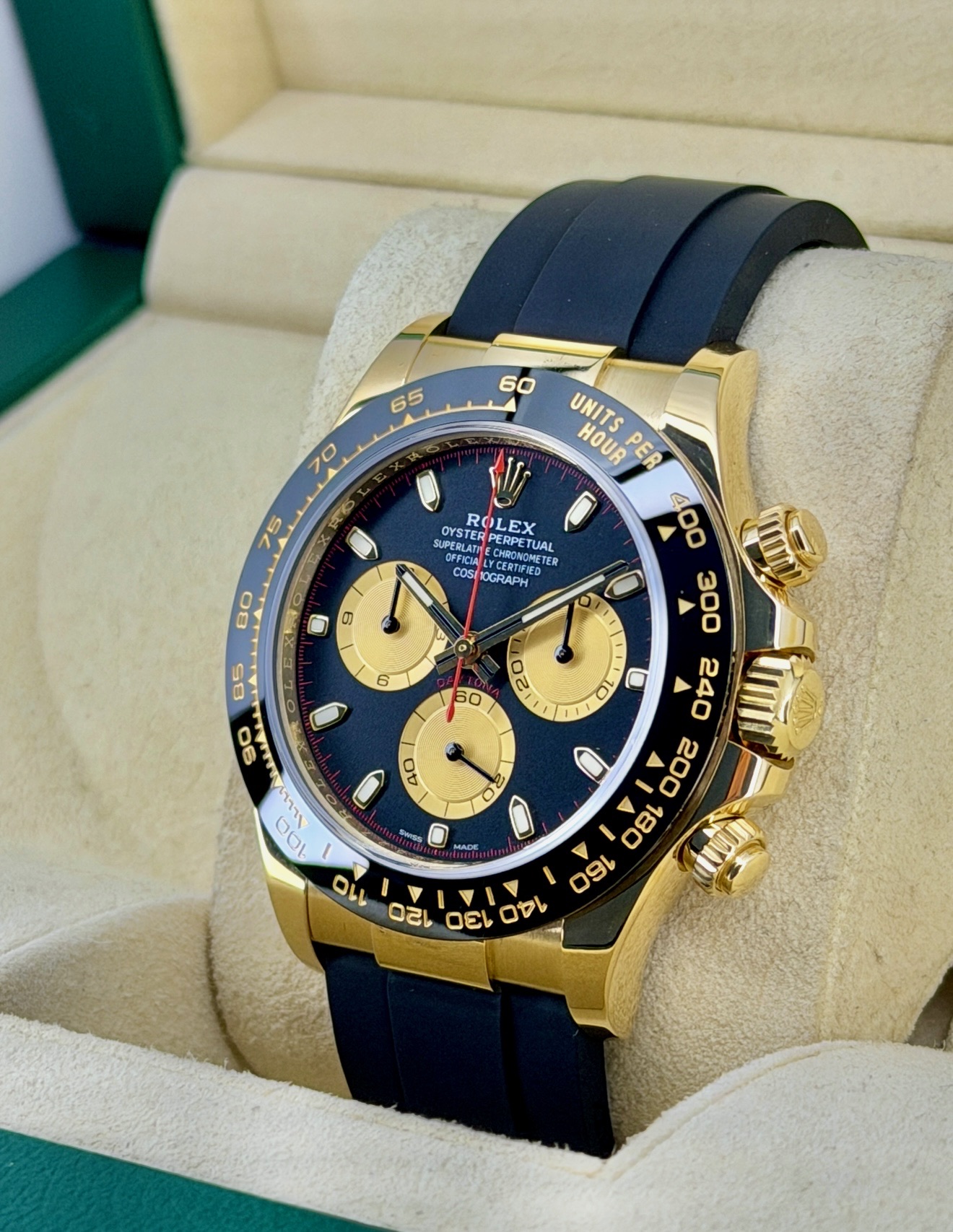 Side Face Pre-Owned Rolex Daytona Paul Newman 116518 Box and Papers