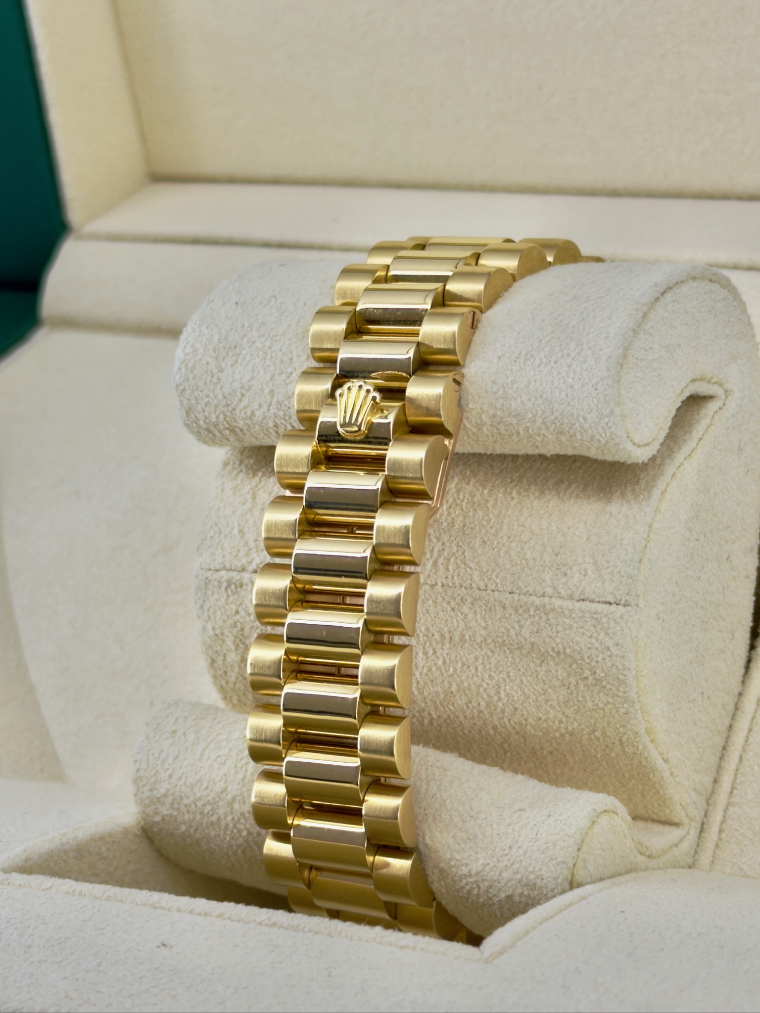 Bracelet Pre-Owned Rolex Day-Date 18038 Box and Papers