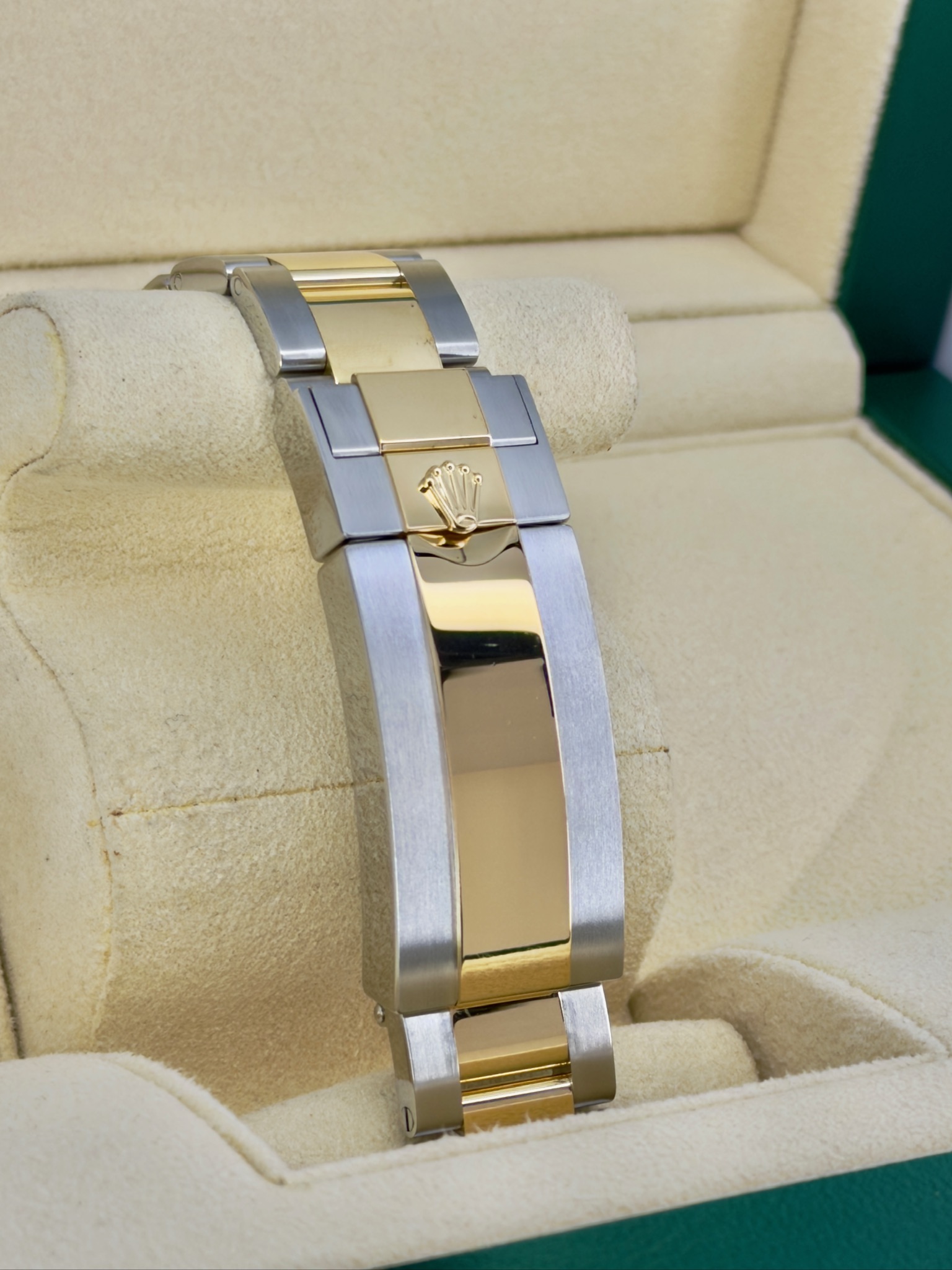 Bracelet 2 Pre-Owned Rolex Submariner 126613lb Box and Papers